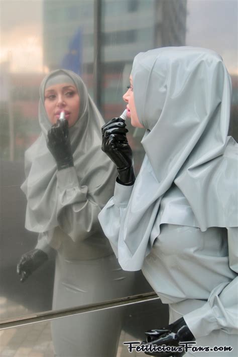 FetiliciousFans Miss Fetilicious Grey Latex Hijab Look