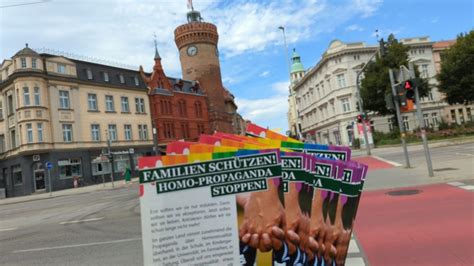 Cottbus Flugblattverteilung für natürliche Familie Nationale