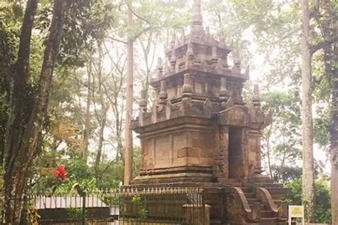 Menyusuri Area Cangkuang Wisata Candi Satu Satunya Di Garut Warisan