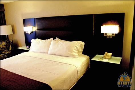 Holiday Inn Vancouver-Centre (Broadway) Review