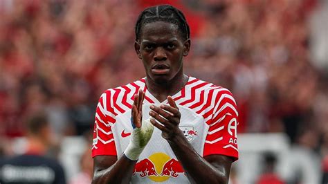 Le Rb Leipzig Annonce La Prolongation De Castello Lukeba