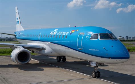 KLM Beplakt Opnieuw Vliegtuig Met Regenboogvlaggetjes Luchtvaartnieuws