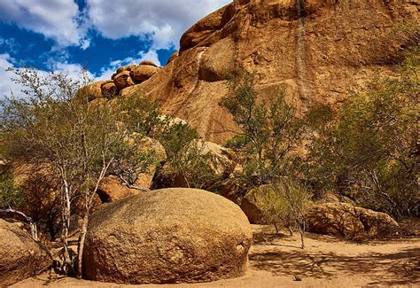 El cielo el sol nubes árboles montañas piedras rocas Namibia