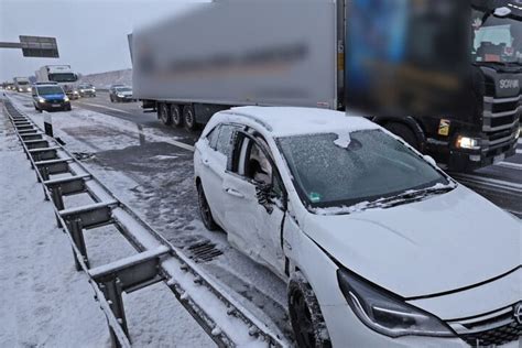 Winter Unf Lle In Chemnitz Und Umgebung Transporter Kracht Gegen