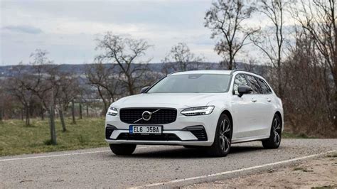 Volvo V90 I Dnes Je Potomek švédských Klasiků Oázou Komfortu A Bezpečí