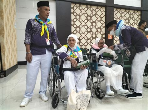 Pemberangkatan Perdana Jemaah Haji Maros 2024 Siap Terbang Termasuk