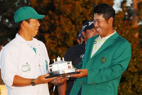 The Masters Hideki Matsuyamas Caddie Bowing Respectfully To Augusta