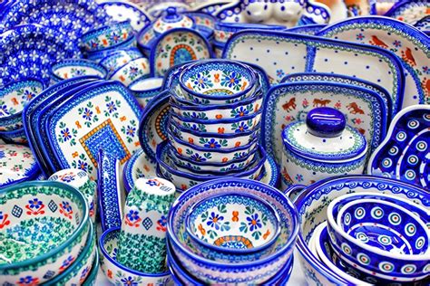 learn   fascinating history  polish boleslawiec pottery