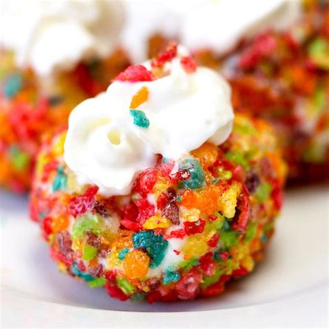 Fruity Pebbles Fried Ice Cream - TipBuzz