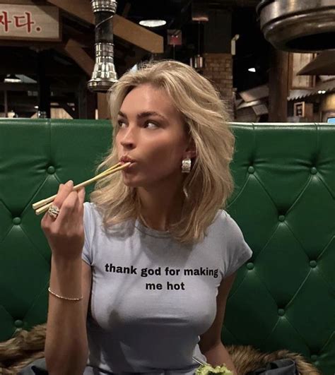 Pin By Ashlyn On Aesthetic No Bra Club Supermodels Blonde Model