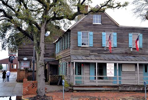 Pirates’ House in Savannah, Georgia - Encircle Photos