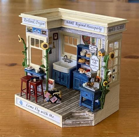 miniature doll house  furniture  decorations
