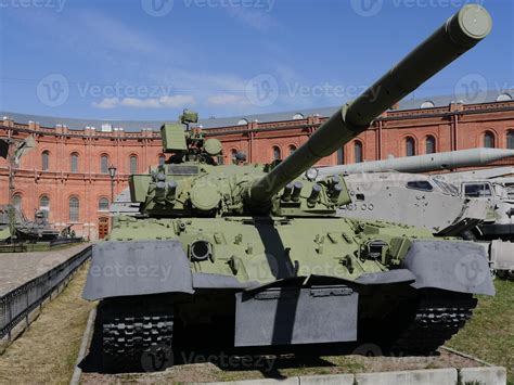 soviet tank t 72 front view close up 16036367 Stock Photo at Vecteezy