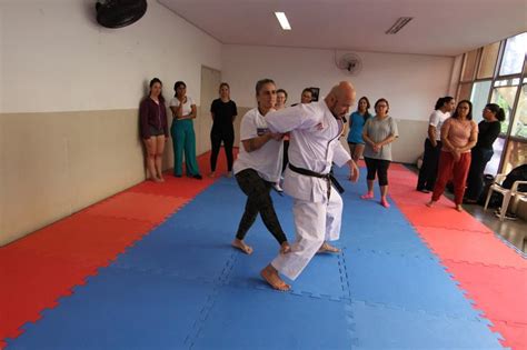 Mulheres Participam De Curso De Defesa Pessoal Inclusiva Em Santos