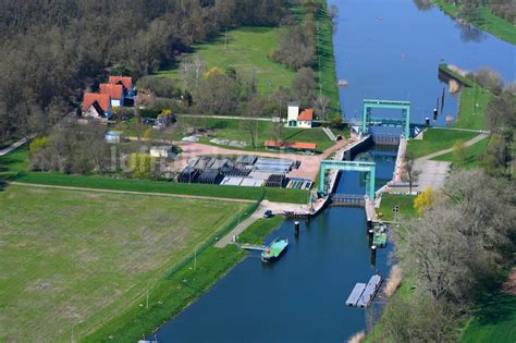 Luftaufnahme Rothenburg Schleusenanlagen am Ufer der Wasserstraße