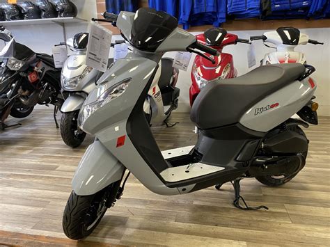 Peugeot Kisbee Cc T R Scooter Neuf Chambourcy Motos