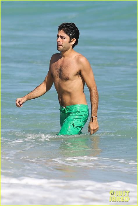 Entourages Adrian Grenier Shirtless Miami Beach Day Photo 3005790