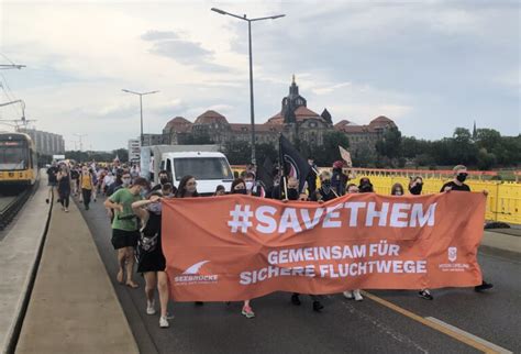 Menschen über Grenzen Seebrücken Demonstration In Dresden