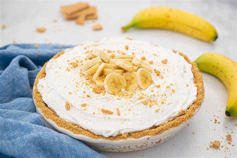 Old Fashioned Banana Cream Pie Recipe The Kitchen Magpie