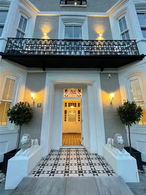 Rose Lawn Memorial Gardens: Services and Visiting Hours 3