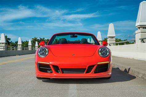 Porsche 911 Carrera S Rental in Los Angeles