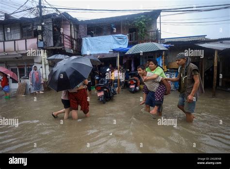 Monsoon Mayhem In Nepal People Living In The Slums Of Kathmandu Wades