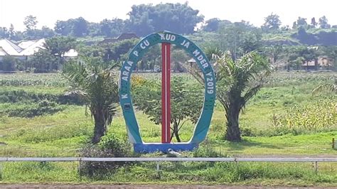 Latihan Kuda Pacu Di Lapangan Pacuan Coban Joyo Pasuruan Youtube