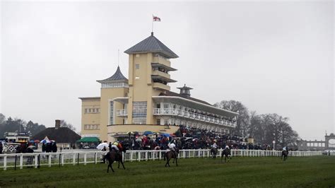 Towcester Racecourse entering administration | Racing