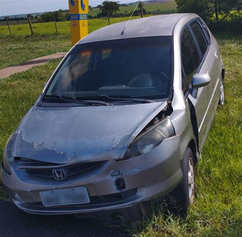 Motorista Fica Ferida Após Bater Carro Em Mureta De Proteção Na Rodovia Raposo Tavares