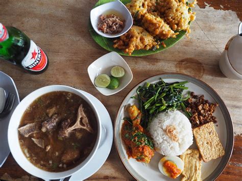 Baku Dapa: A Favourite Seminyak Warung | Almost Landing - Bali