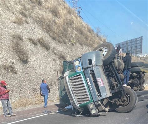 Aparatoso Choque En La Chamapa Lecher A Muere El Conductor De Una Pipa