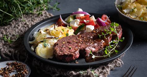 Denver Steak Med Fl Tegratinerte Poteter Og R Dvinssaus Jacobs