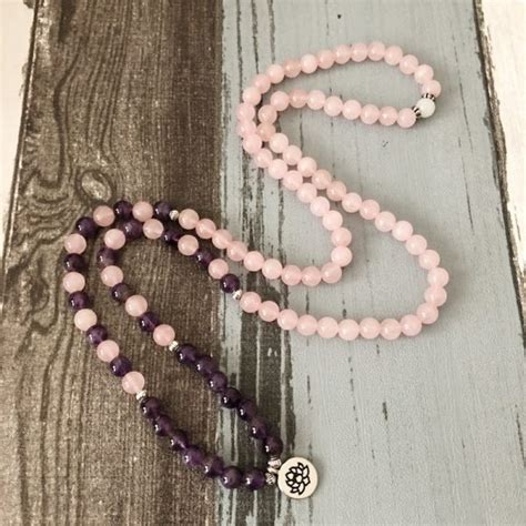 Bracelet mala avec perles en quartz rose et améthyste Un monde en Rose