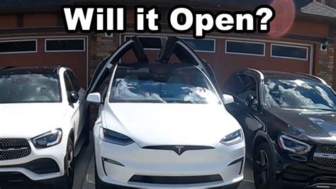 2022 Tesla Model X Doors In Tight Parking Spot Will It Open Youtube