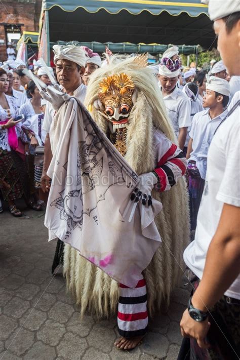 Lengkap Tari Barong Bali Sejarah Makna Gerakan Kostum Video