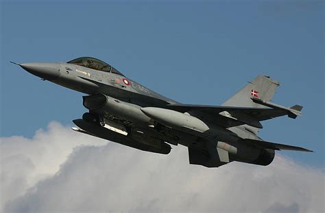 E-601_001.jpg • f-16 photography