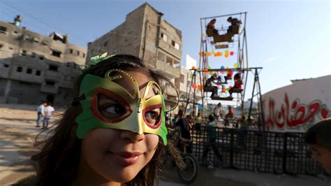 VIDEO Fête de l Aïd el Fitr les musulmans célèbrent la fin du