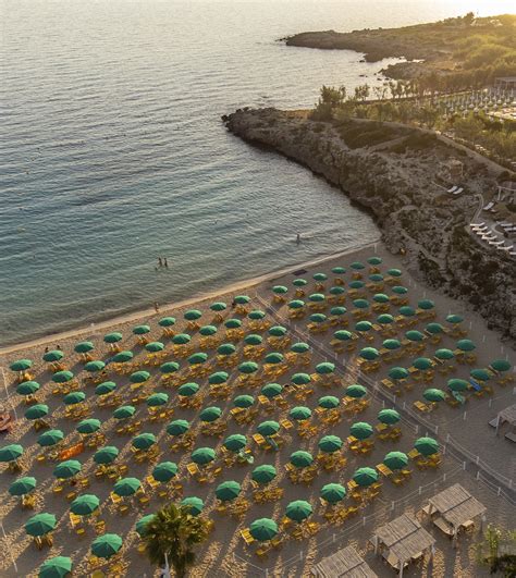 Spiaggia Attrezzata A Taranto In Puglia Canneto Beach