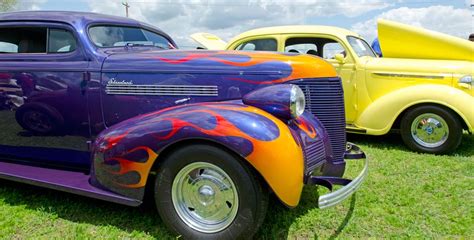 Antique Car Show – Linvilla Orchards