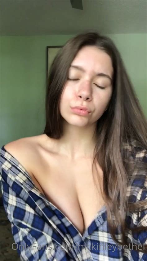 McKinley Bethel Cleavage Pose Onlyfans Video Tape ViralPornhub