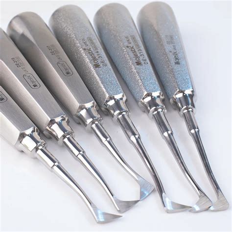 Left And Right Dental Extraction Equipment Triangle Tip Dental Luxating