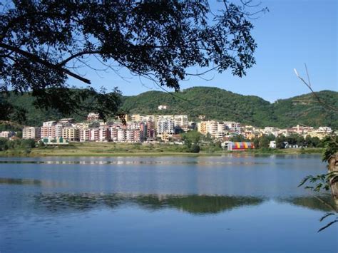 Liqeni Artificial I Tiranës Tiranë Reservoir En