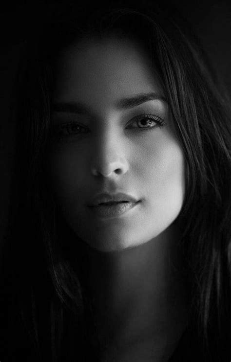 Pin By Max Hr On Woman Black White Ii Black And White Portraits