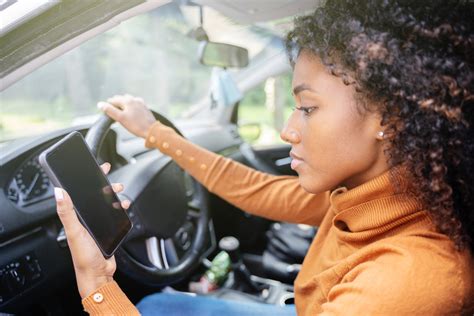 Fresno Distracted Driving Accident Lawyer Free Consultations