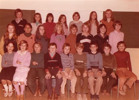 Photo de classe 6 eme b de 1977 Collège Prieur De La Marne Copains d