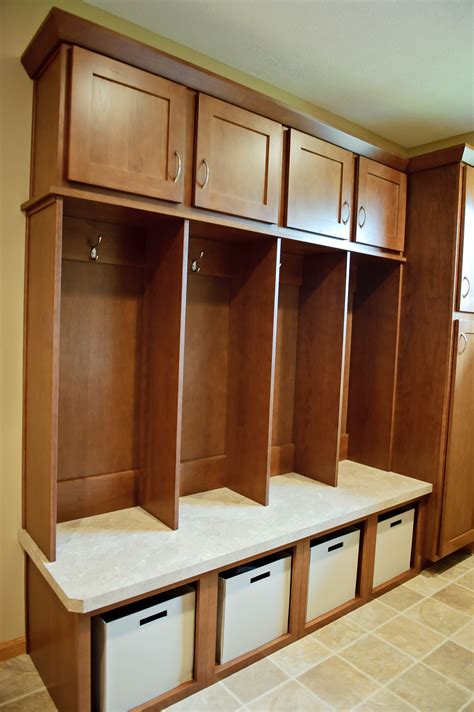 20 30 Mudroom Cubbies With Bench HOMYRACKS