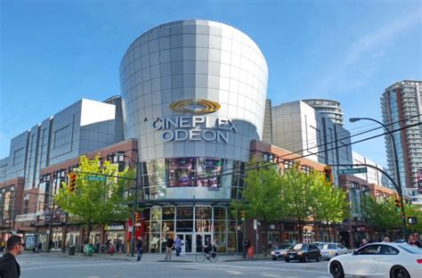 Mall Features - Vancouver Shopping Mall | International Village Mall