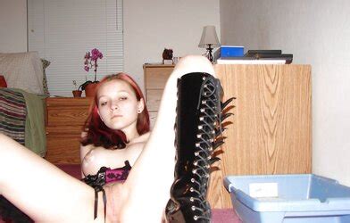 Exposing My Taut Bootie ZB Porn