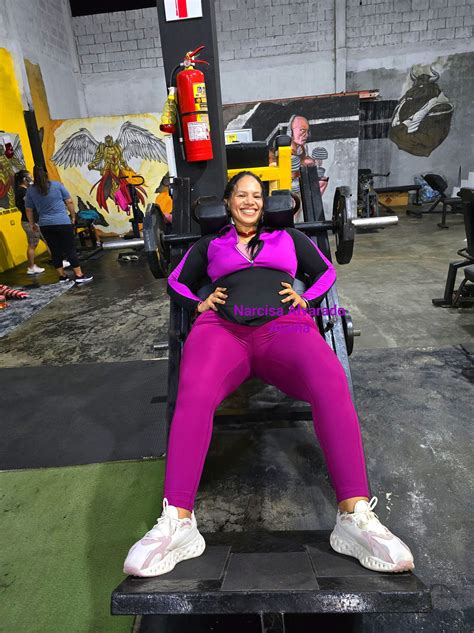 Bellisima 32 - Bellisima 32 added a new photo.