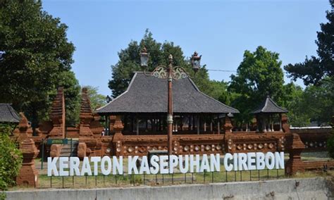 Berwisata And Belajar Sejarah Di Keraton Kasepuhan Cirebon Itrip